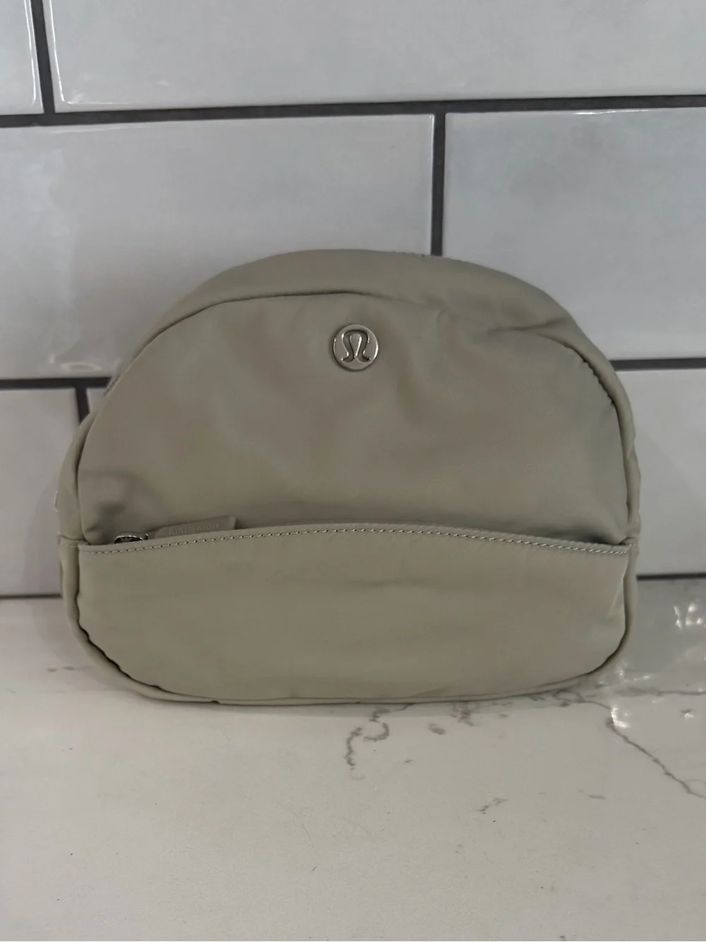 Lululemon City Essentials Pouch 4L